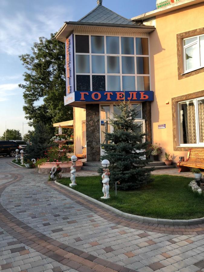 Venezia Hotel Chernivtsi Exterior photo